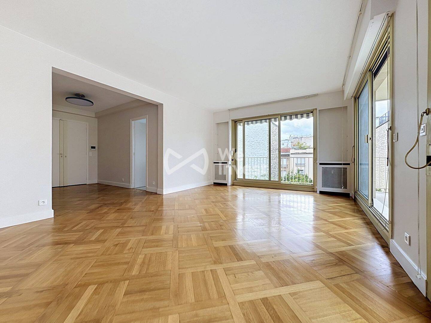Appartement 4 pièces 83 m² · à Neuilly-sur-Seine · 82,8 m² · 3 270 €