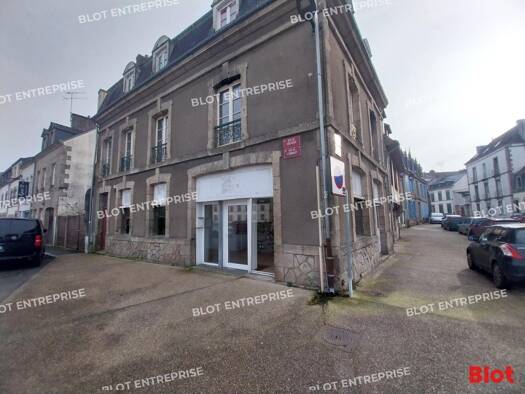Local commercial à louer 980 € 50 m² de surface de vente Centre Ville Pontivy 56300