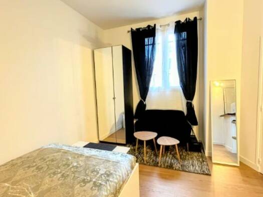 Appartement à louer 1 100 € 2 pièces 27 m² Cité Pierre et Marie Curie Ivry-sur-Seine 94200