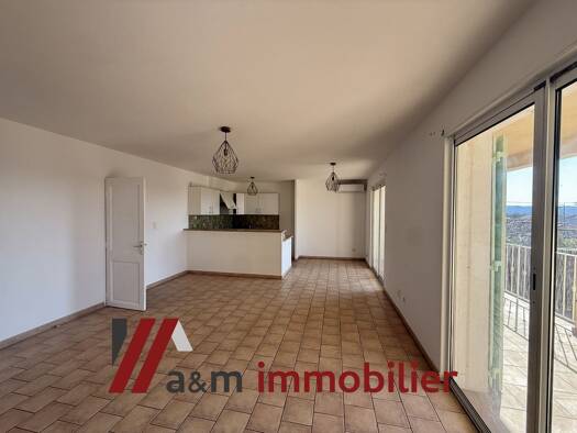 Appartement à louer 1 080 € 3 pièces 2 chambres 67 m² RDC Martigues 13500