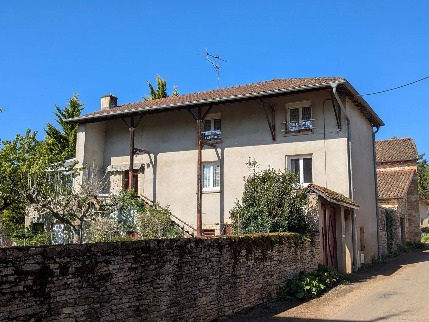 Maison 5 pièces 104 m² · à Azé · 104 m² · 168 000 €