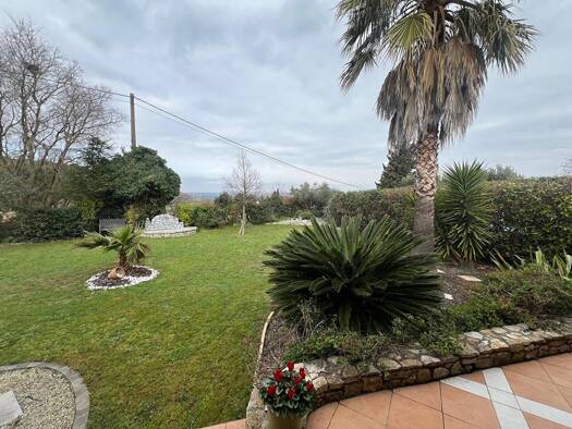 Maison de plain-pied à vendre 283 000 € 4 pièces 3 chambres 87 m² 765 m² de terrain Montfrin 30490