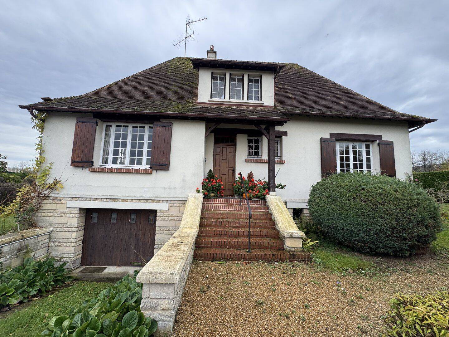 Maison 6 pièces 144 m² · à Pont-l'Évêque · 144 m² · 450 000 €