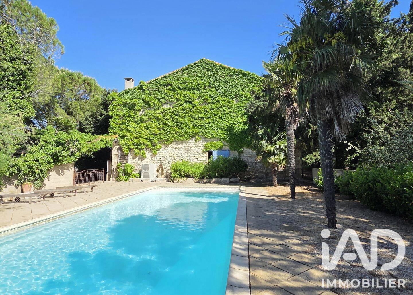 Maison 10 pièces 400 m² · à Arles · 400 m² · 700 000 €