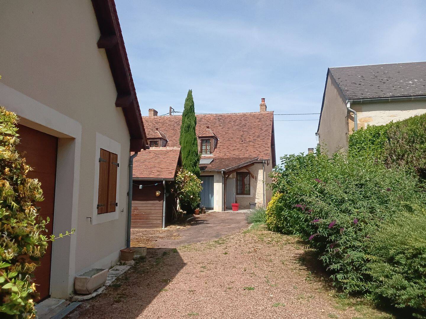 Maison 6 pièces 124 m² · à Nérondes · 124,3 m² · 145 000 €
