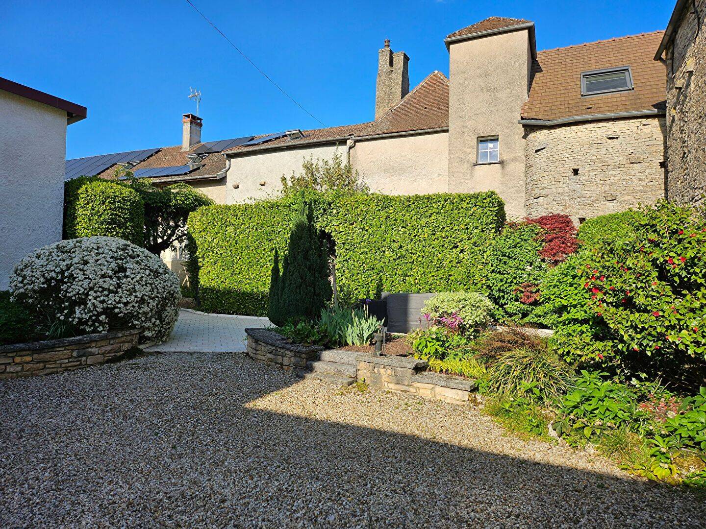 Maison 8 pièces 220 m² · à Ladoix-Serrigny · 220 m² · 488 000 €