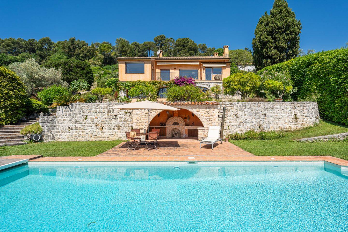 Maison 5 pièces 174 m² · à La Colle-sur-Loup · 174,4 m² · 1 595 000 €