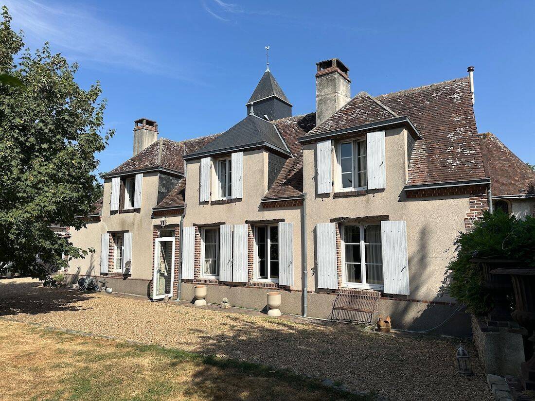 Maison 8 pièces 177 m² · à Brou · 177 m² · 460 000 €