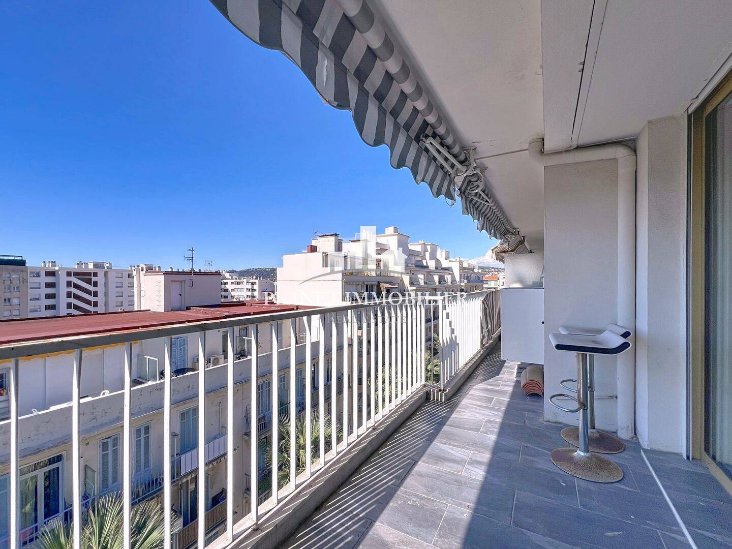Appartement 2 pièces 54 m² · à Antibes · 53,5 m² · 375 000 €
