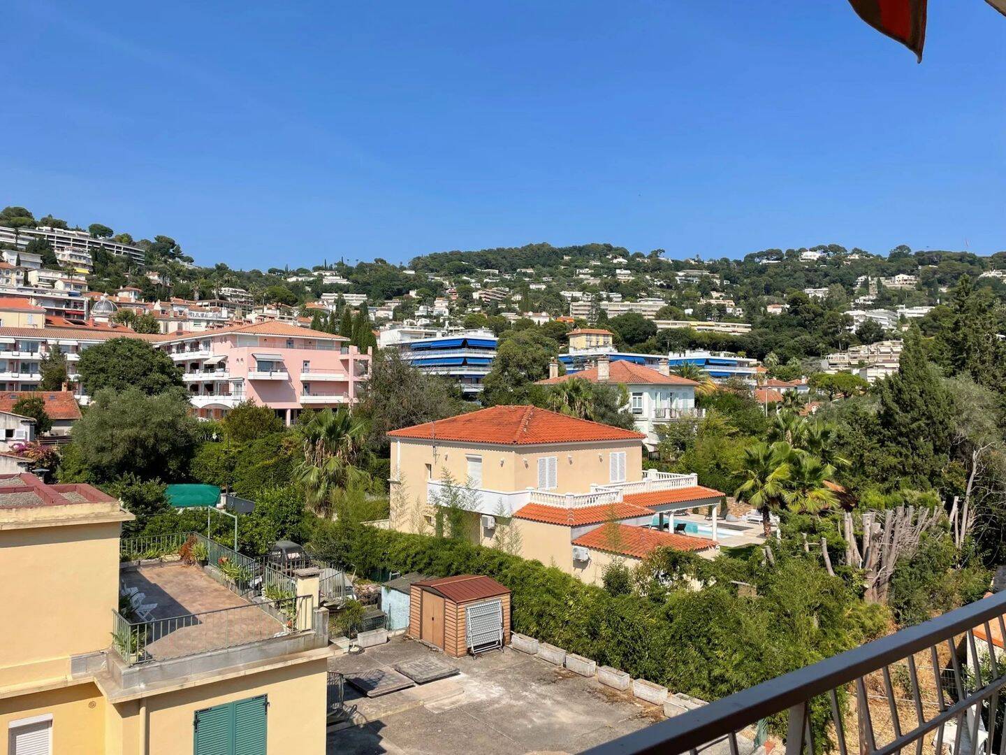 Appartement 1 pièce 28 m² · à Le Cannet · 27,7 m² · 650 €