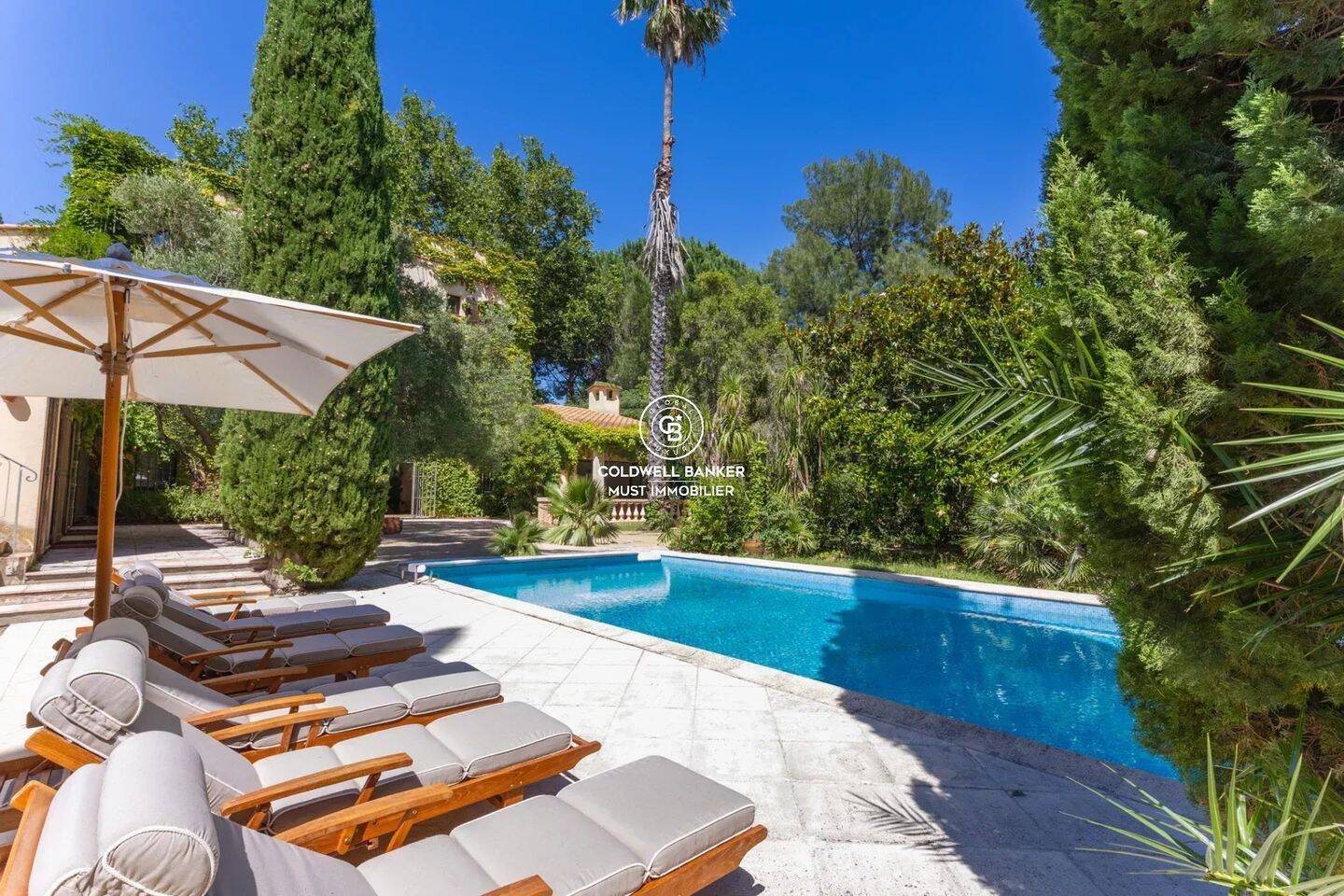 Maison 12 pièces 390 m² · à Le Soler · 390 m² · 997 500 €