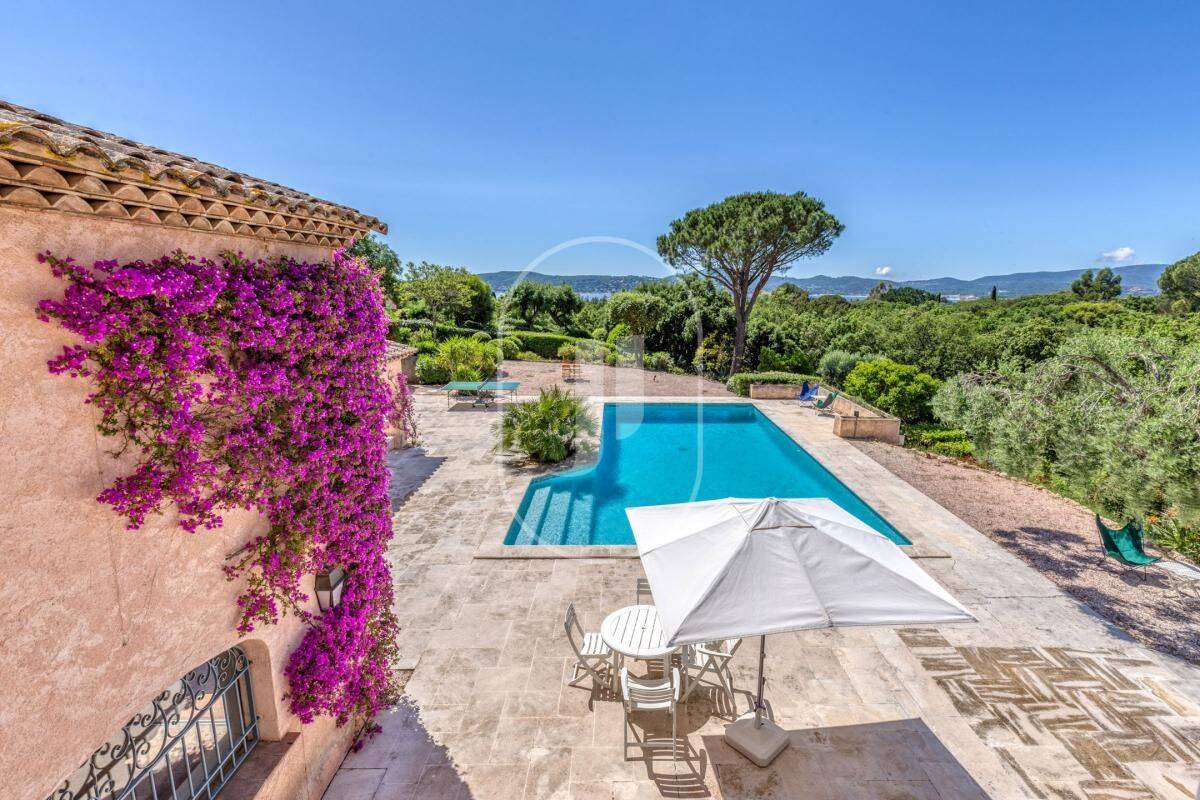 Maison 9 pièces 328 m² · à Grimaud · 328 m² · 3 900 000 €