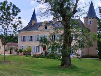 Château à vendre 1 195 000 € 27 pièces 14 chambres 980 m² 100 000 m² de terrain Lureuil 36220