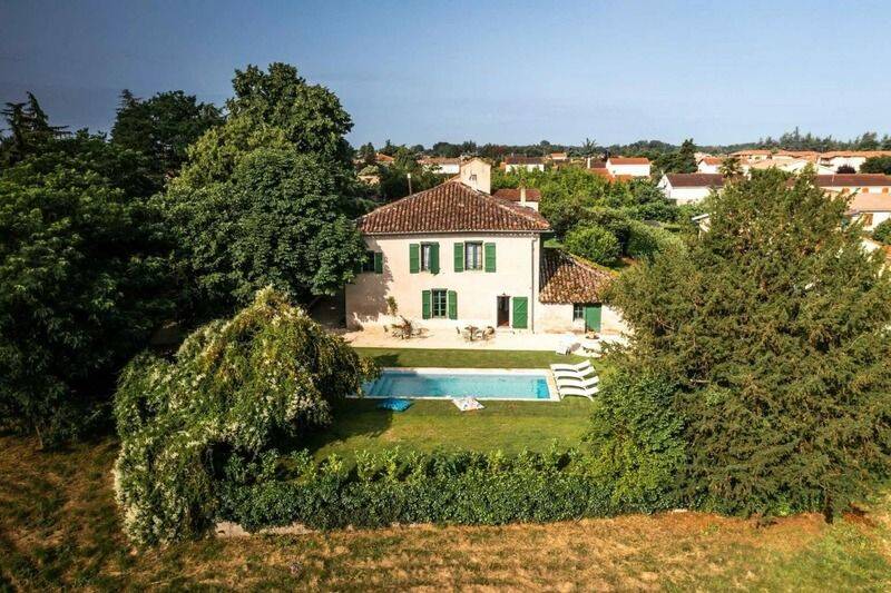 Maison 10 pièces 237 m² · à Nègrepelisse · 237 m² · 596 000 €