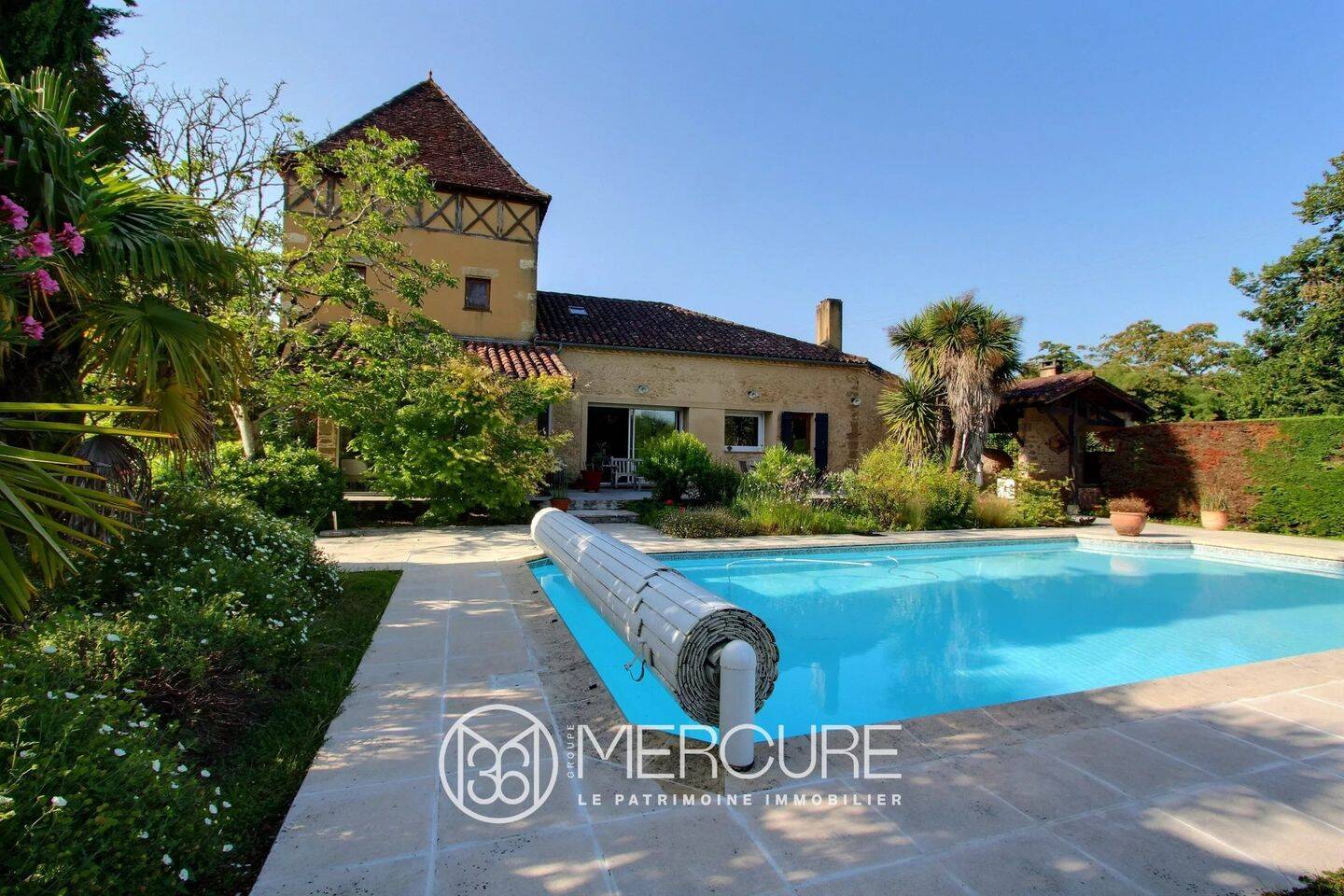 Maison 9 pièces 300 m² · à Nogaro · 300 m² · 470 000 €
