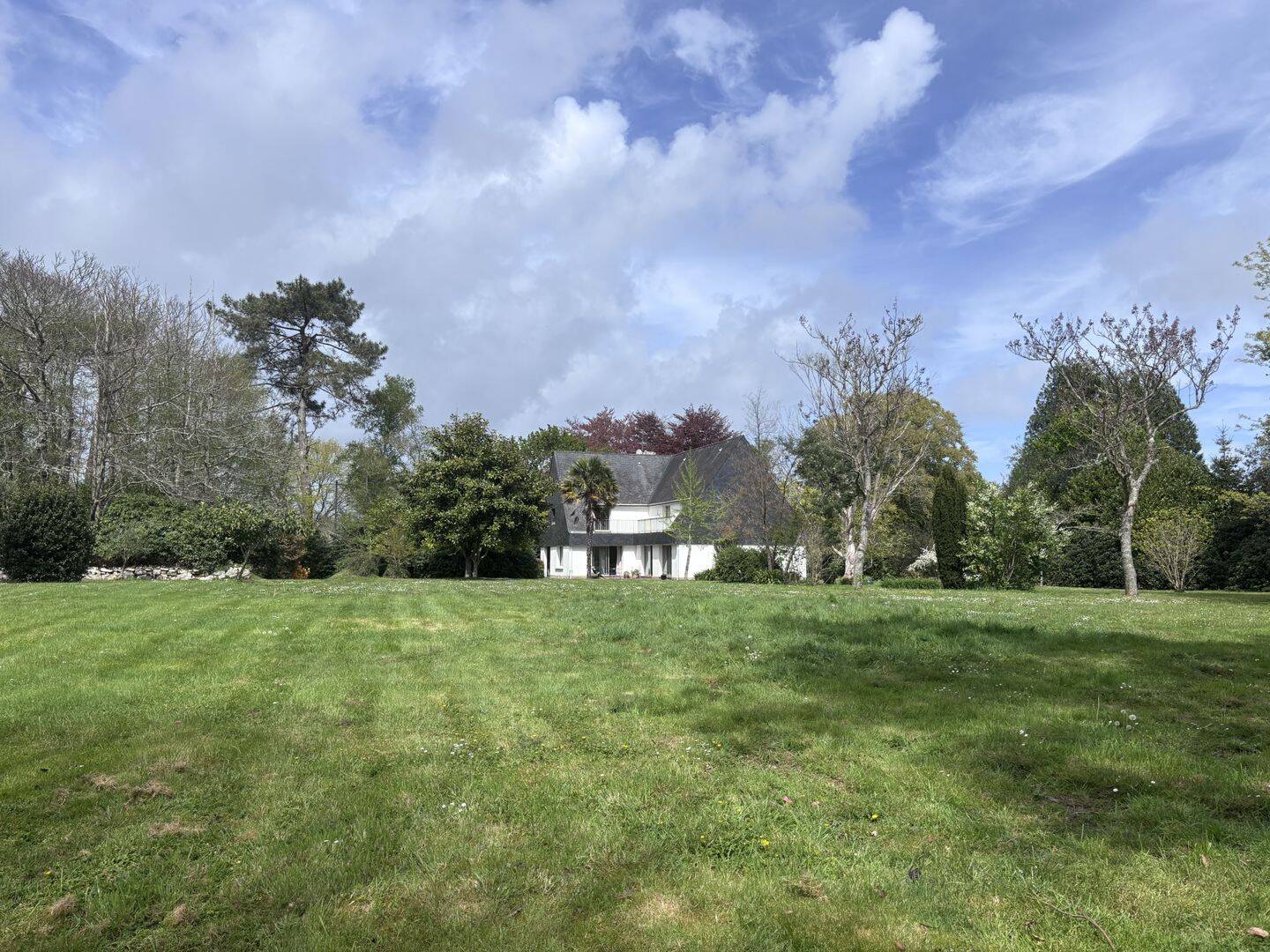 Maison 10 pièces 245 m² · à Gouesnach · 245 m² · 475 000 €