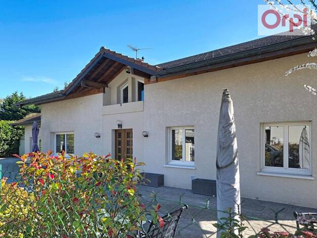 Maison à vendre 770 000 € 8 pièces 6 chambres 253,8 m² 850 m² de terrain Est Ambilly 74100