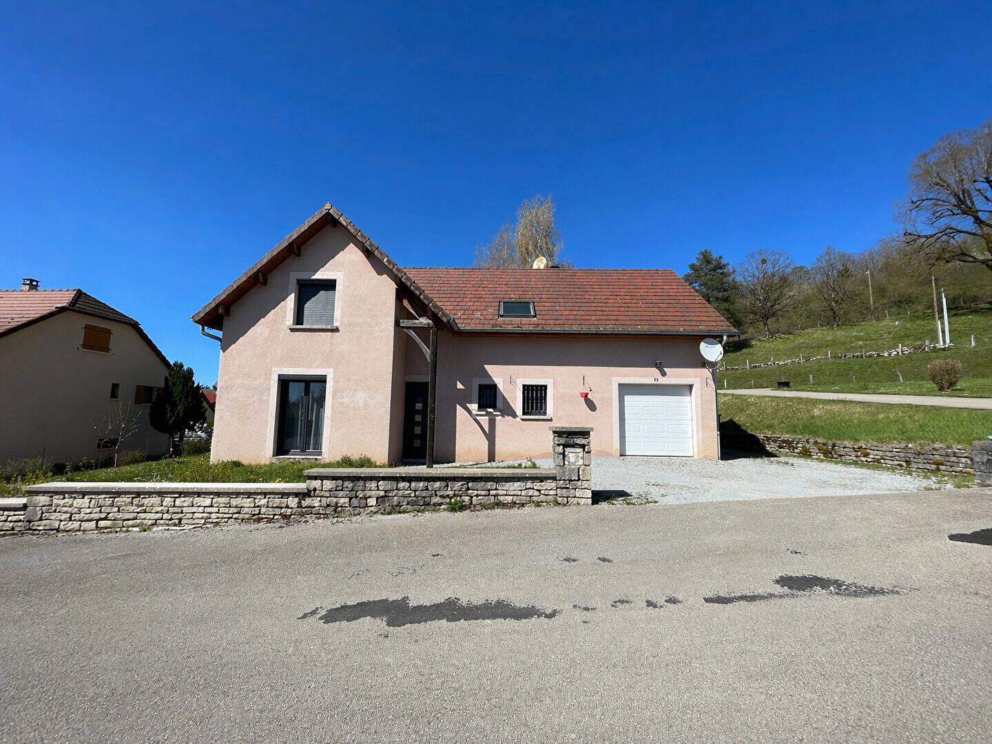 Maison 6 pièces 144 m² · à Clairvaux-les-Lacs · 144 m² · 299 000 €