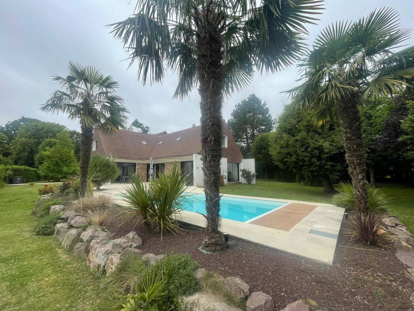 Maison 9 pièces 260 m² · à Mathieu · 260 m² · 855 300 €
