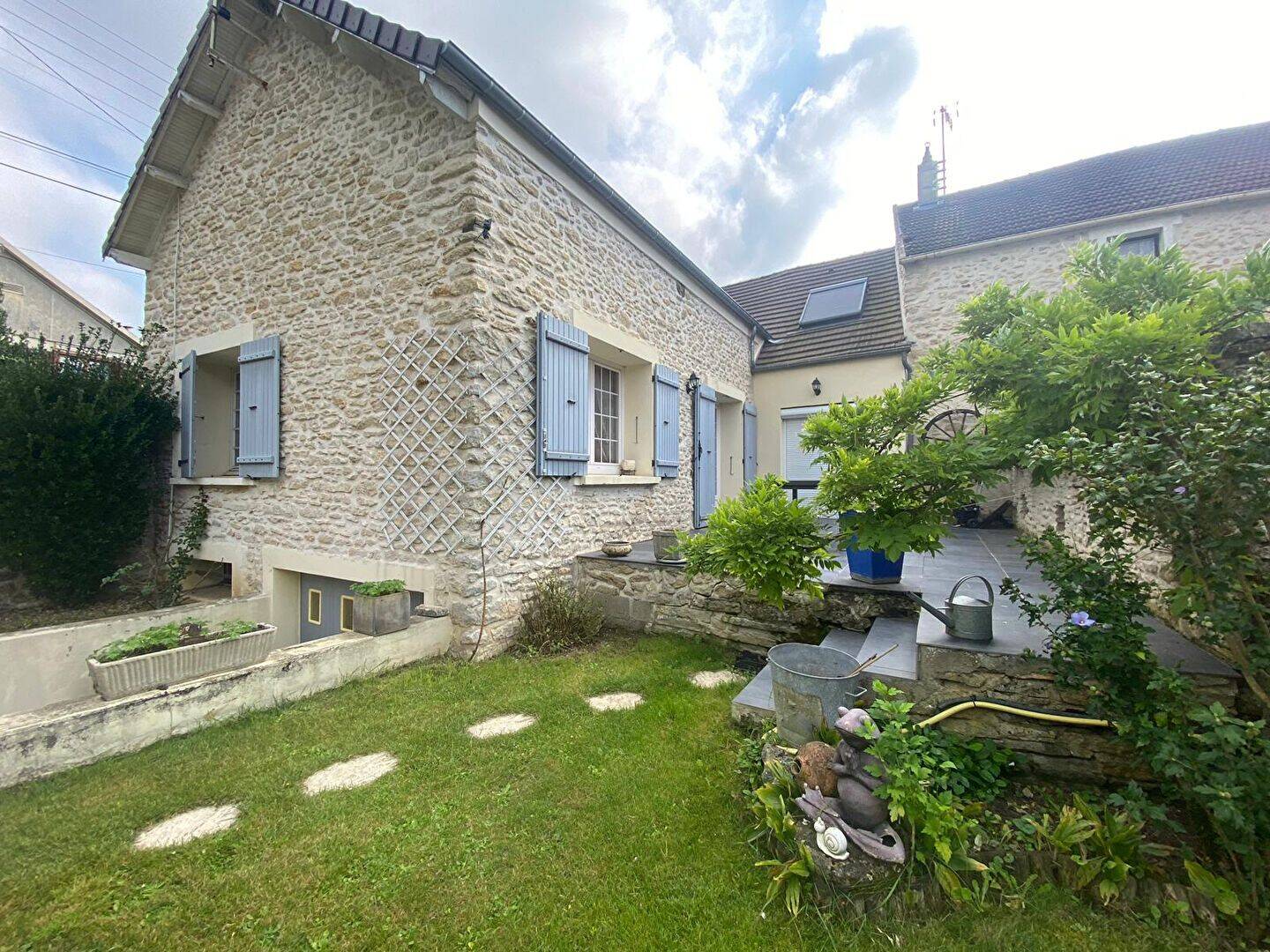 Maison 7 pièces 160 m² · à Fontenay-Saint-Père · 160 m² · 399 000 €