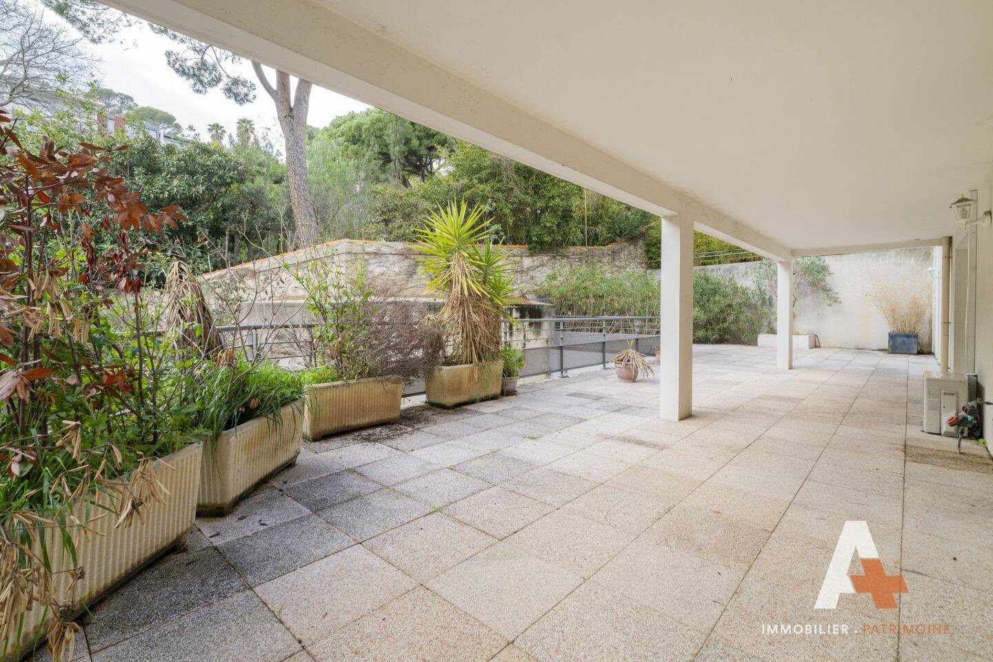 Appartement 4 pièces 86 m² · à Marseille 8ème Arrondissement · 85,5 m² · 1 950 €