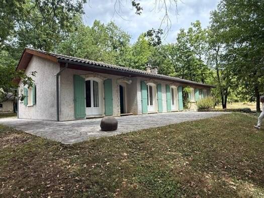 Maison à vendre 220 000 € 7 pièces 5 chambres 155 m² 4 500 m² de terrain Brie 16590