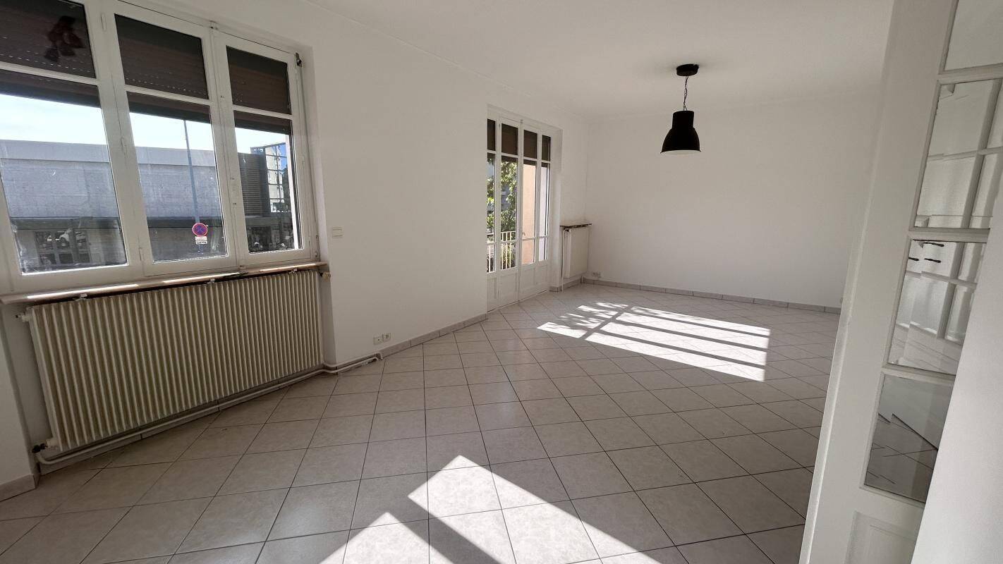 Maison 5 pièces 119 m² · à Bron · 119 m² · 1 058 €