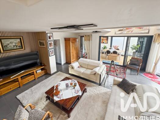 Maison à vendre 438 000 € 5 pièces 3 chambres 123 m² 415 m² de terrain Riantec 56670