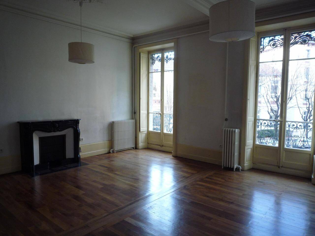 Appartement 3 pièces 93 m² · à Grenoble · 92,6 m² · 1 194 €