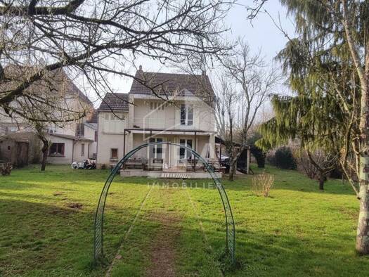 Maison à vendre 141 000 € 4 pièces 3 chambres 158 m² 1 656 m² de terrain Pesmes 70140