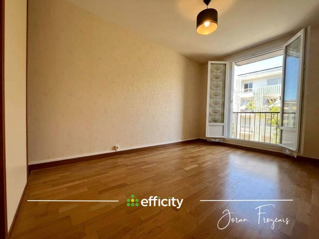Appartement 5 pièces 92 m² · à Rennes · 92 m² · 210 000 €