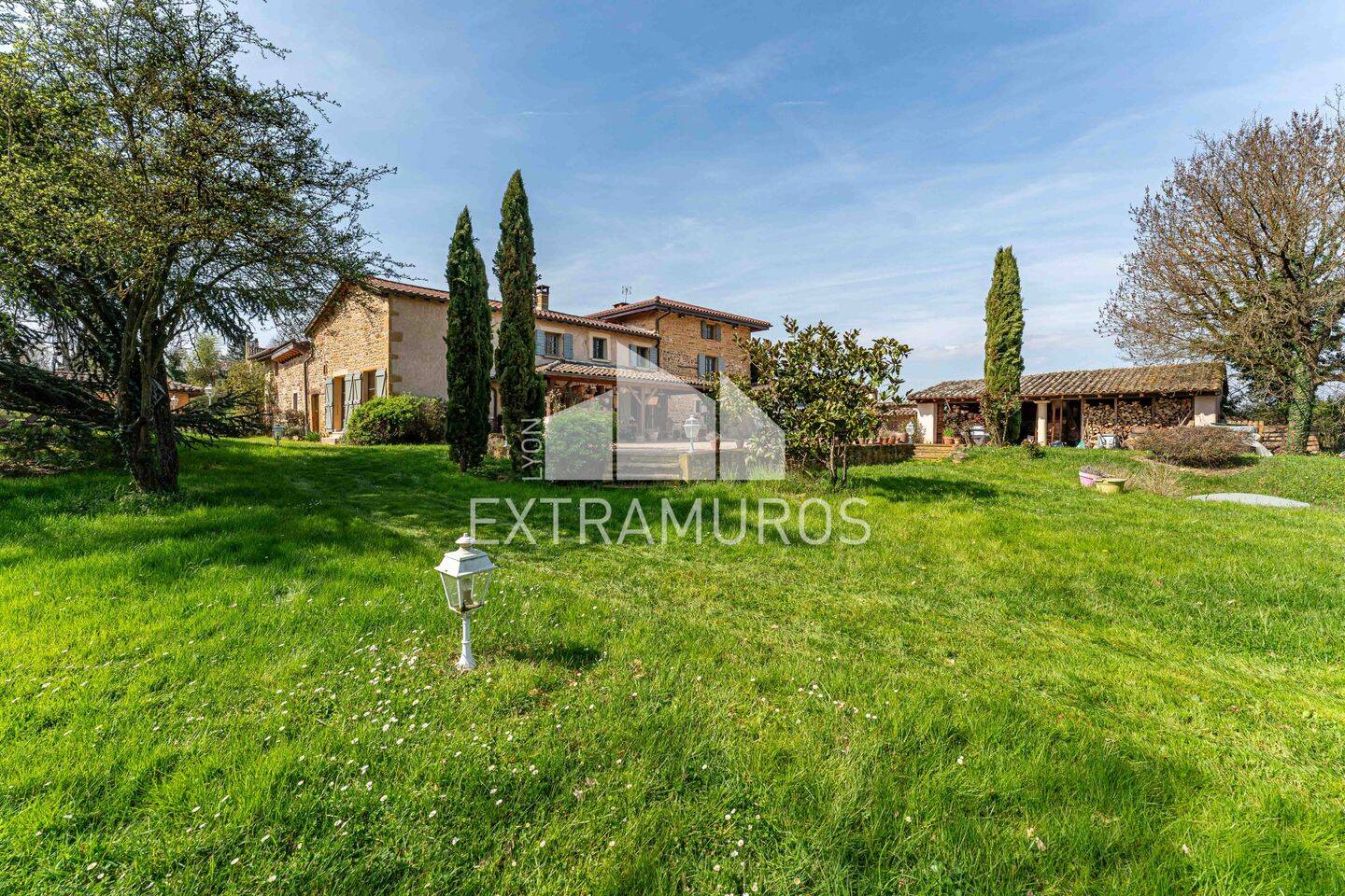 Maison 10 pièces 358 m² · à Châtillon · 357,5 m² · 1 250 000 €