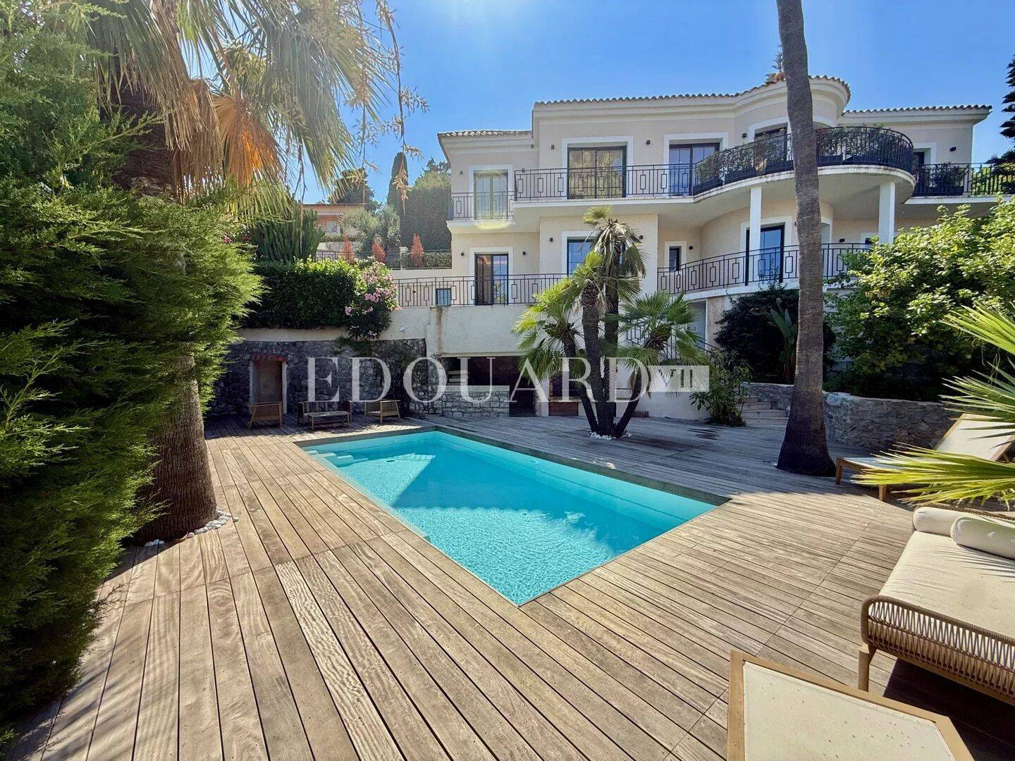 Maison 5 pièces 240 m² · à Roquebrune-Cap-Martin · 240 m² · 3 995 000 €
