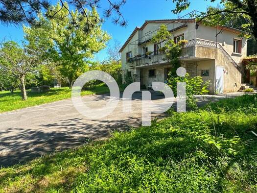 Maison à vendre 266 000 € 5 pièces 4 chambres 84,5 m² 4 247 m² de terrain Ruoms 07120