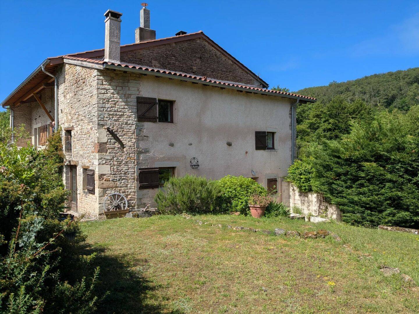 Maison 3 pièces 66 m² · à Igé · 66,4 m² · 150 000 €