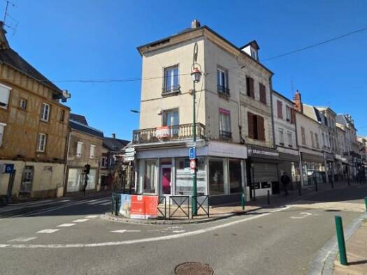 Boutique à vendre 89 000 € 75 m² de surface de vente Nord Est-Sud Ouest Clermont 60600