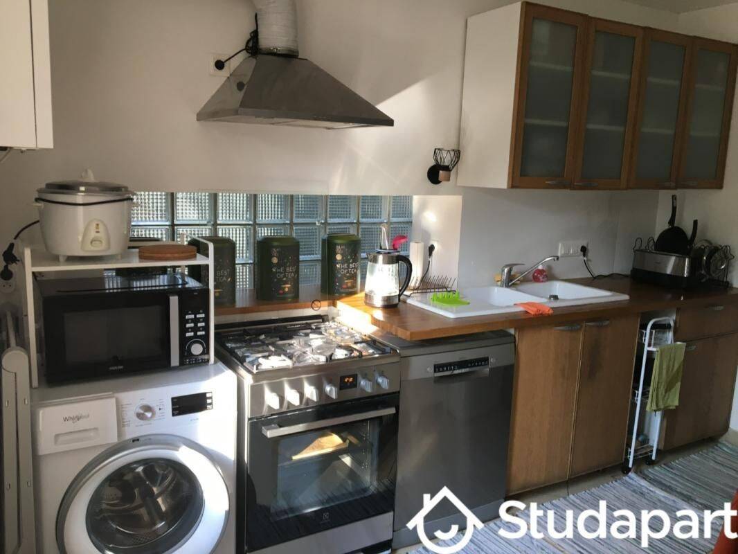 Appartement 1 pièce 11 m² · à Charbonnières-les-Bains · 11 m² · 521 €/mois