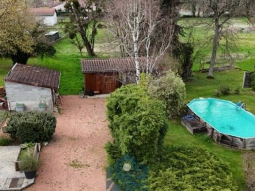 Maison à vendre 426 000 € 6 pièces 4 chambres 170 m² 20 000 m² de terrain Puy-Guillaume 63290