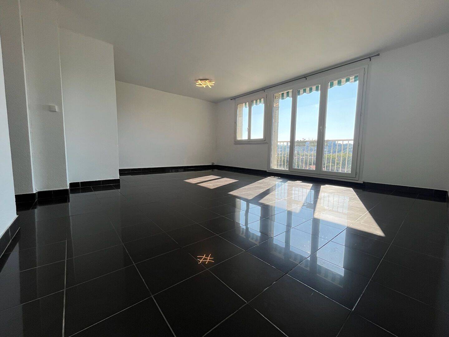 Appartement 4 pièces 77 m² · à Caluire-Et-Cuire · 77,2 m² · 1 300 €/mois