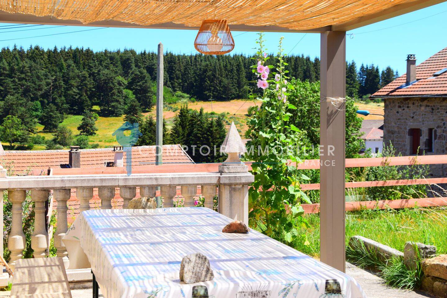 Maison 8 pièces 160 m² · à Coucouron · 160 m² · 249 000 €