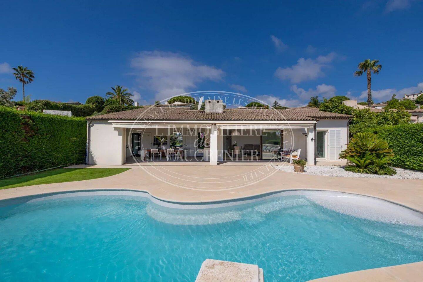 Maison 5 pièces 117 m² · à Villeneuve-Loubet · 116,8 m² · 1 790 000 €