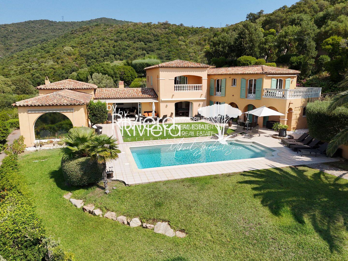 Maison 11 pièces 496 m² · à Cavalaire-sur-Mer · 495,8 m² · 3 850 000 €