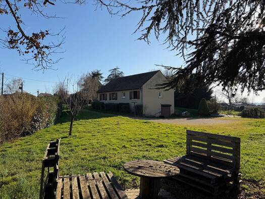 Maison à vendre 187 000 € 4 pièces 3 chambres 88 m² 3 642 m² de terrain Perreuil 71510