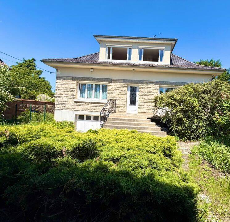 Maison 7 pièces 174 m² · à Conflans-Sainte-Honorine · 174 m² · 2 480 €