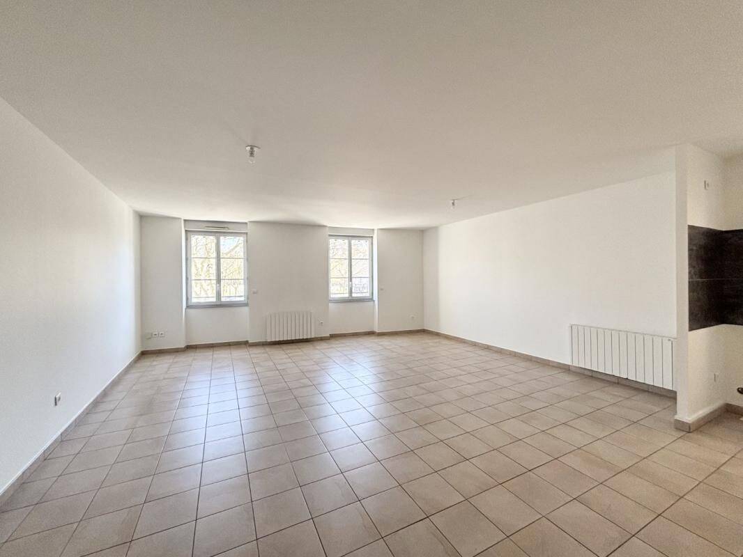 Appartement 4 pièces 93 m² · à Mâcon · 93 m² · 698 €/mois