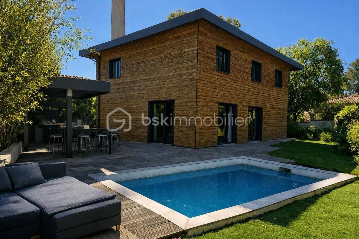 Maison 6 pièces 160 m² · à Rocbaron · 160 m² · 430 000 €