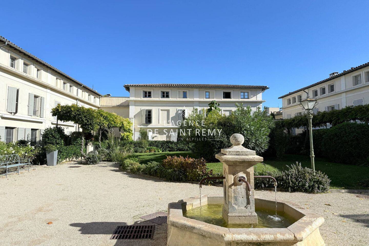 Appartement 4 pièces 100 m² · à Saint-Rémy-de-Provence · 100 m² · 458 000 €