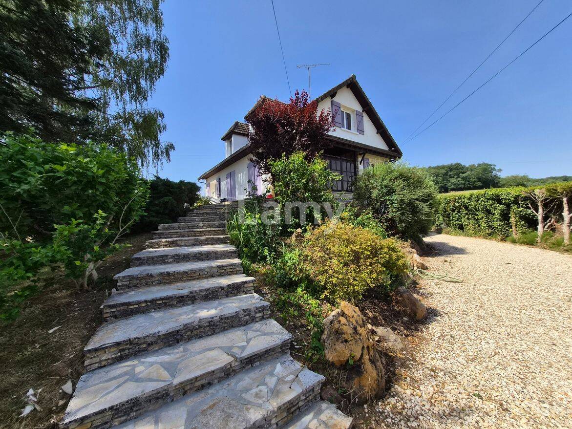 Maison 5 pièces 158 m² · à Villiers-Louis · 158,3 m² · 950 €