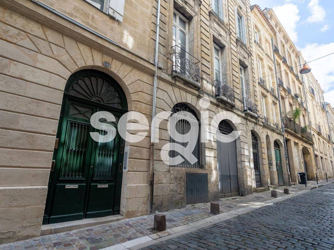Appartement 5 pièces 112 m² · à Bordeaux · 112 m² · 215 000 €