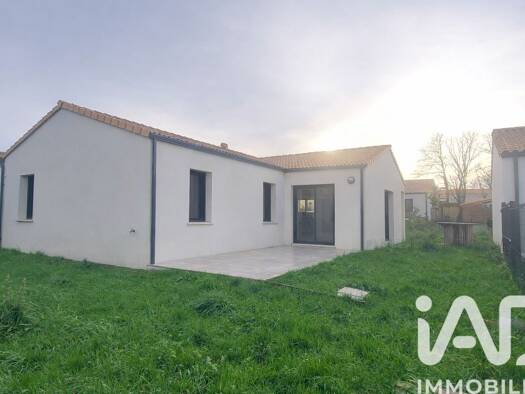 Maison de plain-pied à vendre 270 000 € 4 pièces 3 chambres 87 m² 362 m² de terrain La Garnache 85710